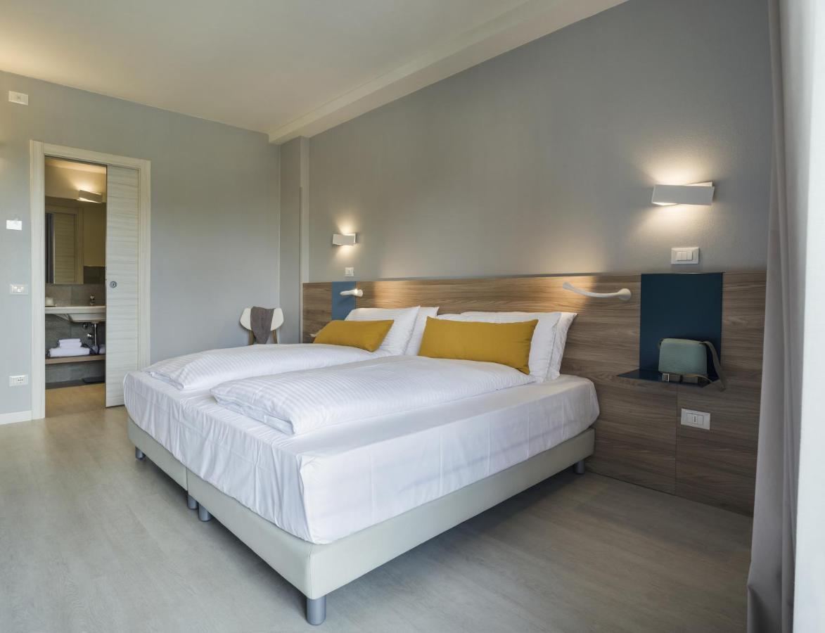 Hatelier Garda Home By Enjoy Garda Hotel Peschiera del Garda Exterior foto