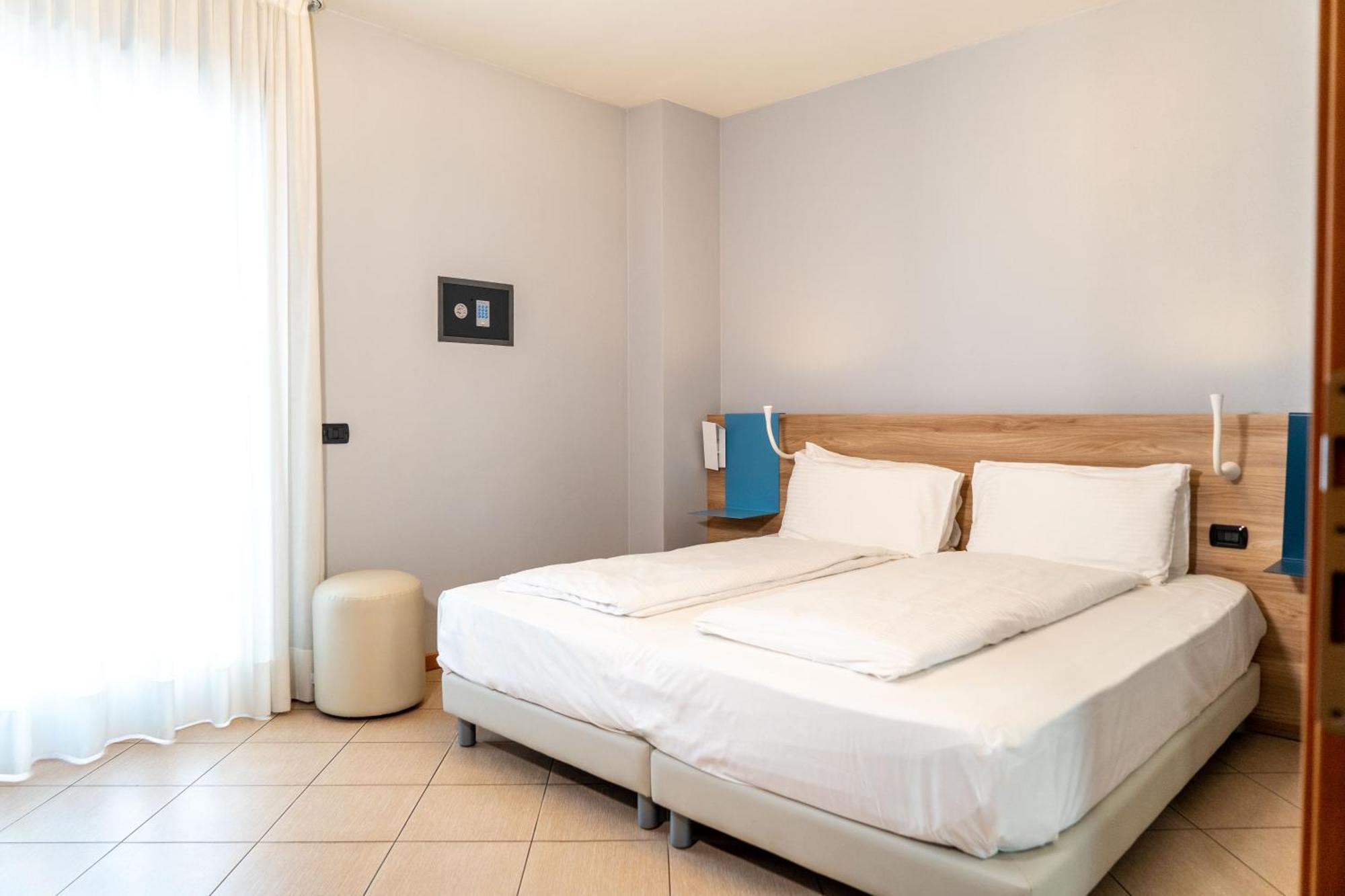 Hatelier Garda Home By Enjoy Garda Hotel Peschiera del Garda Exterior foto